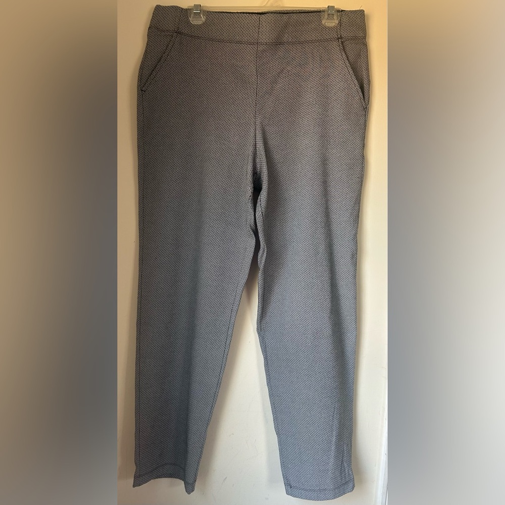 Max Studio Black and White Patterned Pants